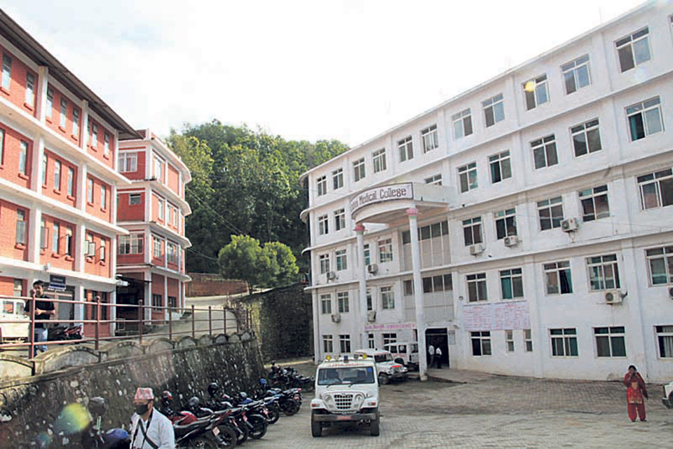 उपचाररत बिरामीले अस्पतालको छतबाट हाम फाले, घटनास्थलमै मृत्यु